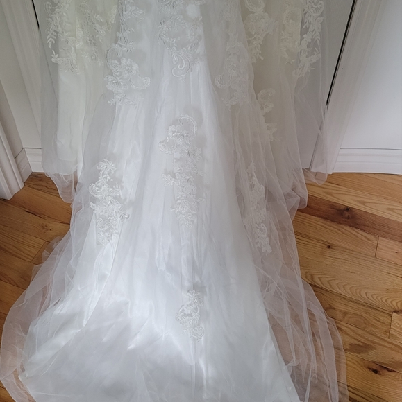 Morilee Wedding Dress - Picture 4 of 12